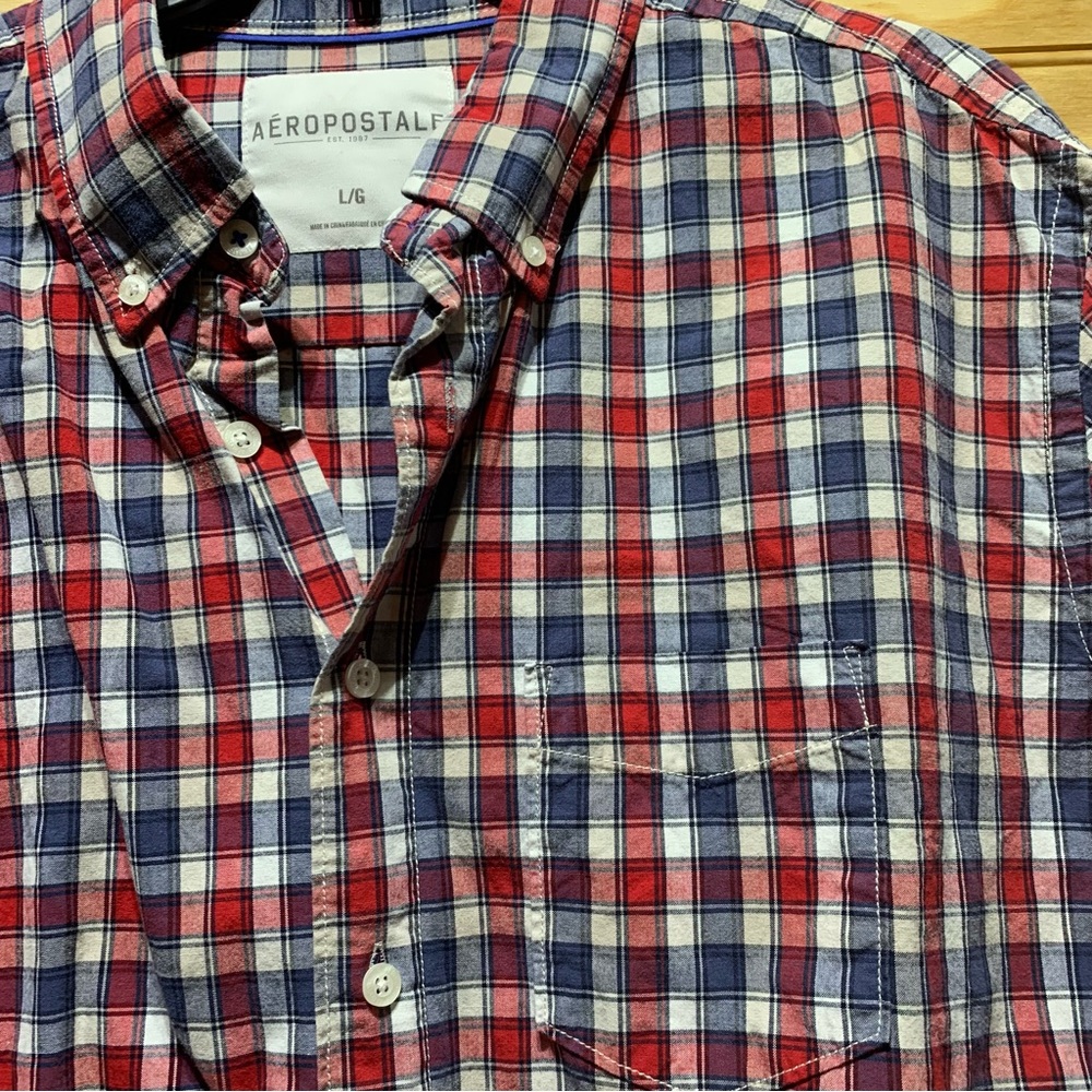 Aeropostale Large Plaid Button down dress shirt red,white, & blue 🇺🇸